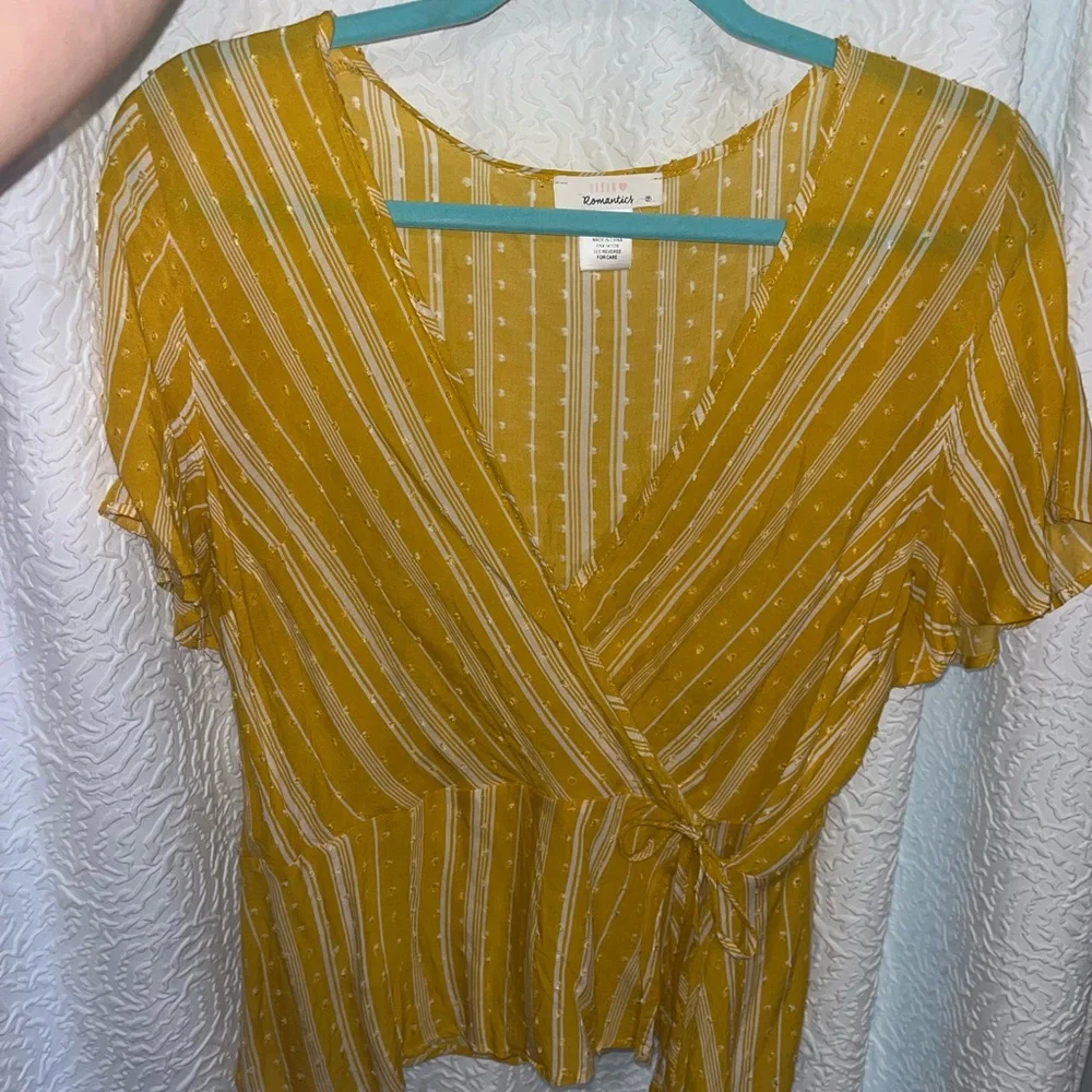 Yellow top - Picture 3 of 5